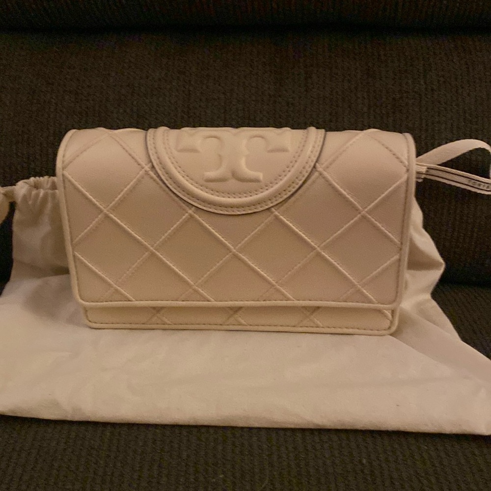 Tory Burch clutch in Cream